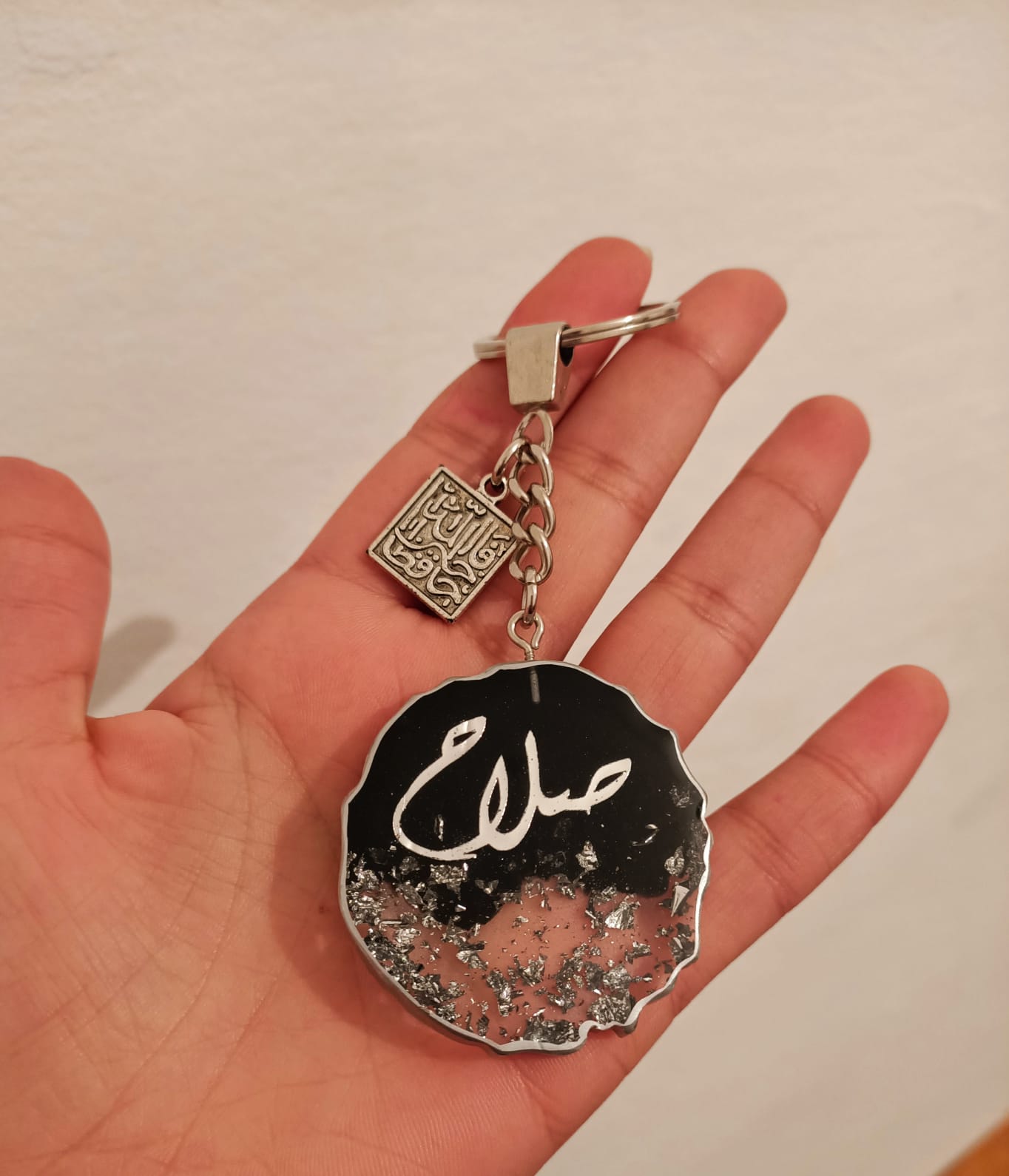 ميداليه ريزن بالاسم ودلايه