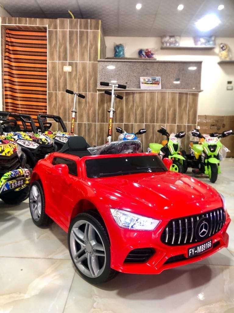 السياره المرسيدس C200