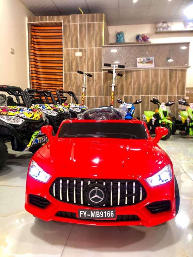 السياره المرسيدس C200