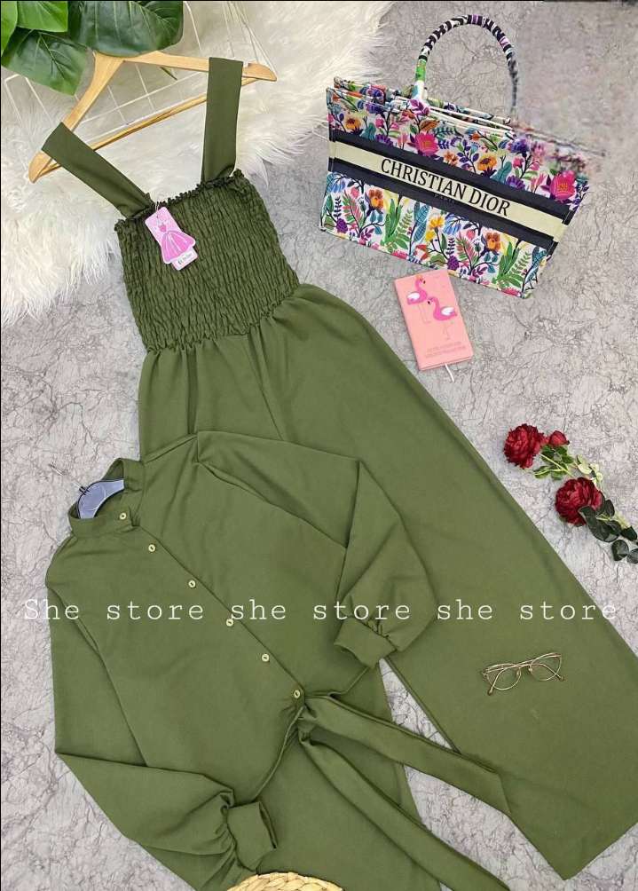 طقم نسائي