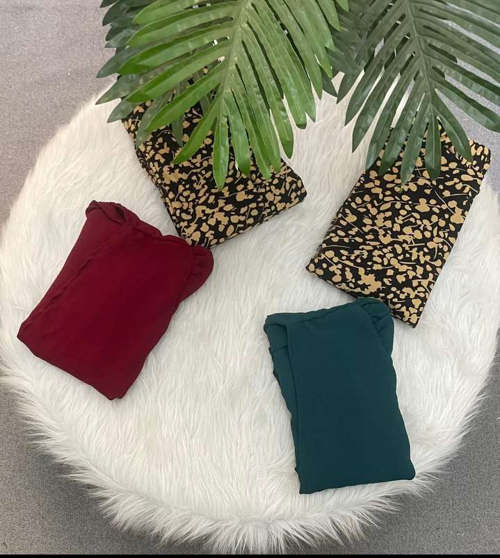 طقم نسائي