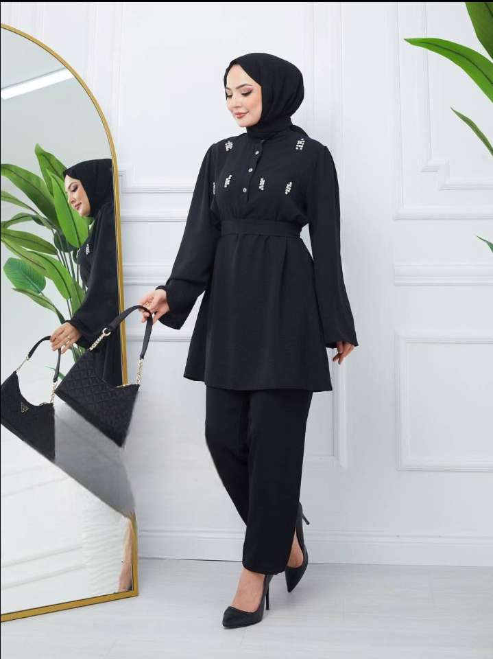 طقم نسائي