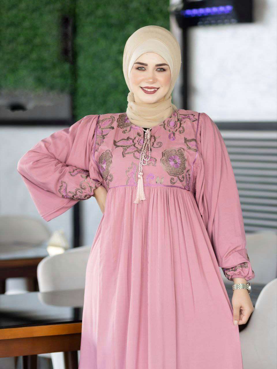 عبايه حريمي استقبال