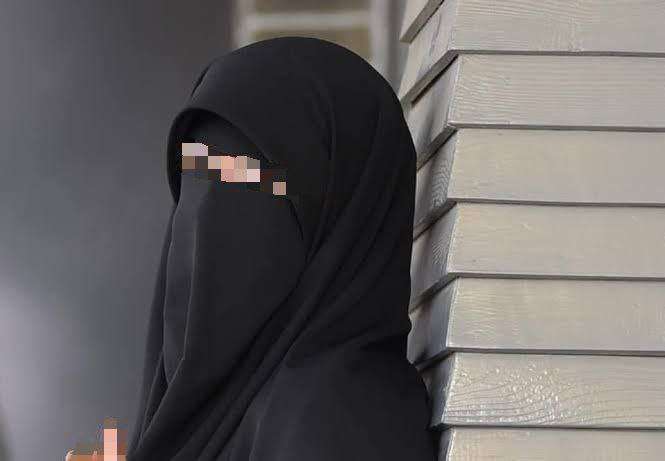 طقم نقاب ماليزي