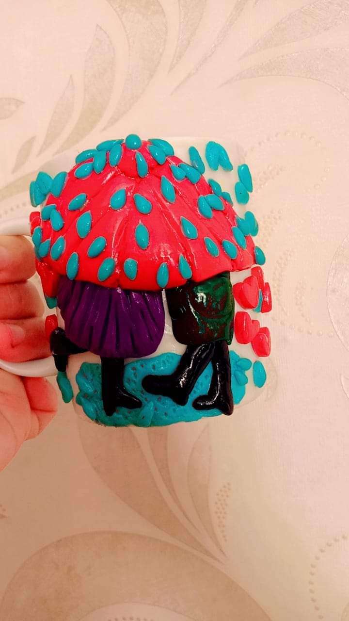 مج من عجينة السيراميك