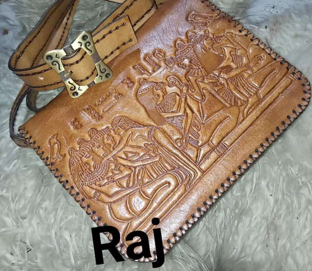 شنطه حريمي جلد طبيعي هاند ميد