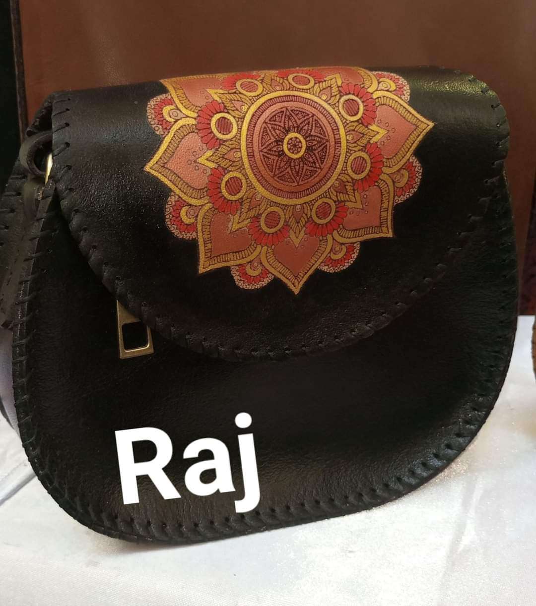 شنطه حريمى جلد طبيعي هاند ميد تلوين يدوي