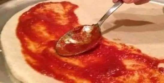 صلصة البيتزا