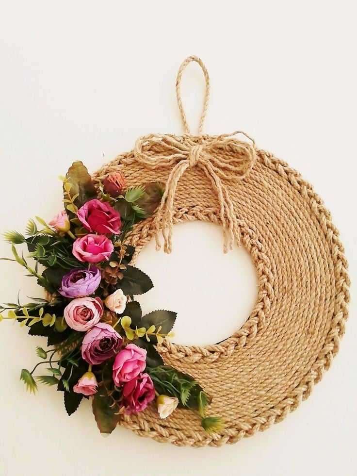 طوق من خيط الخيش والورد