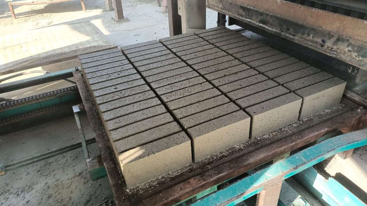طوب مصمت_اسمنتي ٢٥ سم