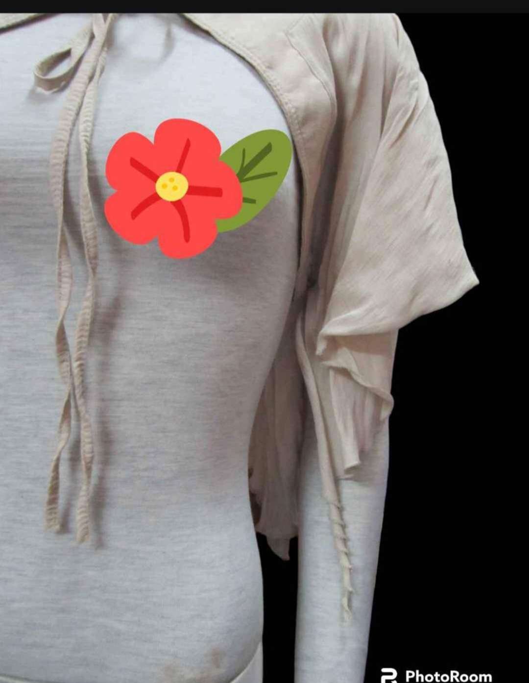 بلوروه شكل فراشه كتان اللون بيج