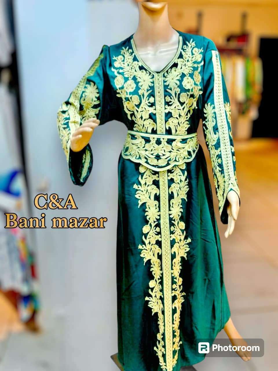 ملابس واكسسوارات