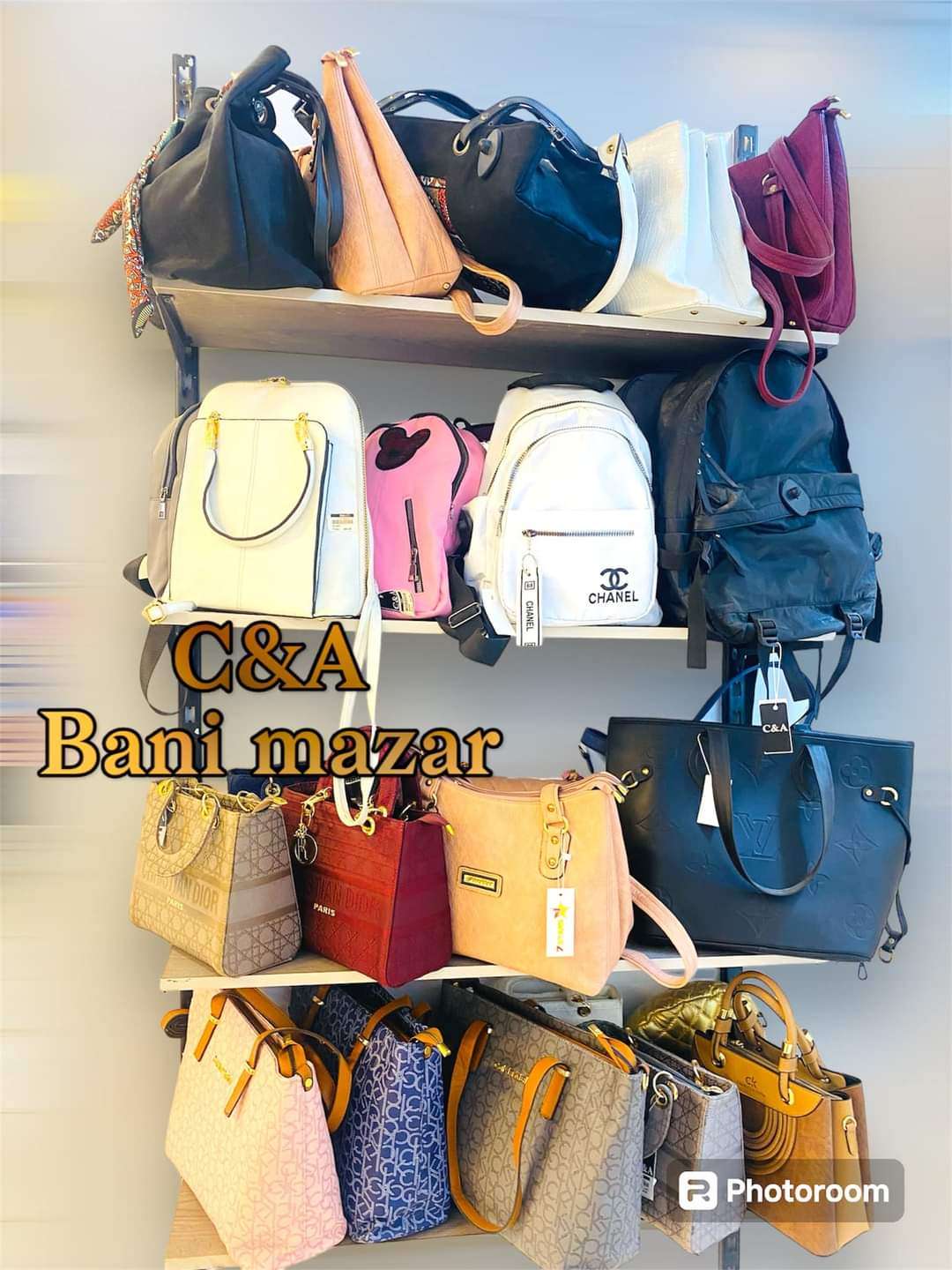 ملابس واكسسوارات