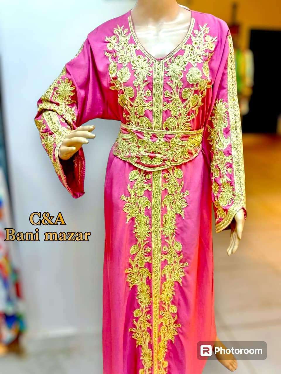 ملابس واكسسوارات