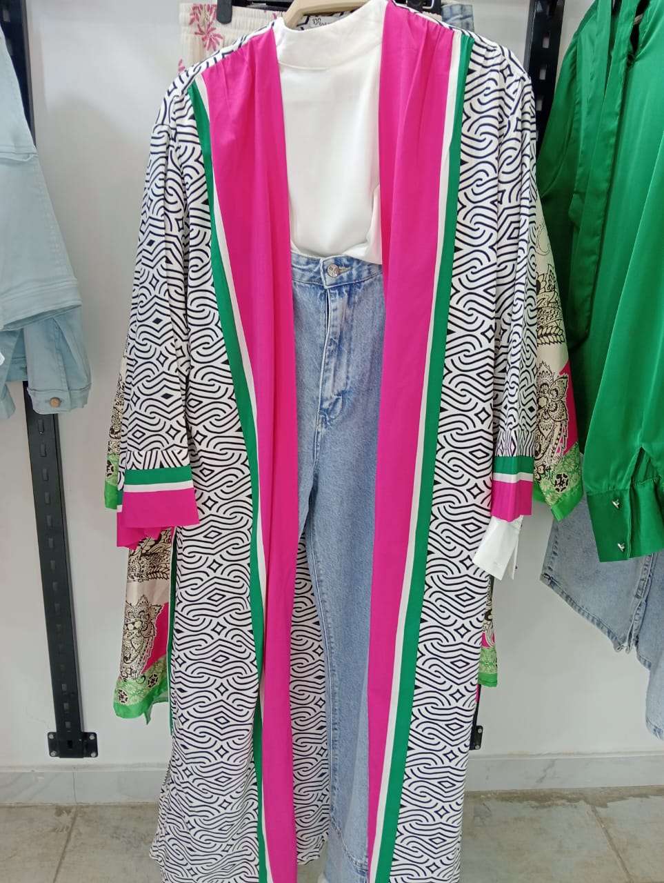 ملابس واكسسوارات