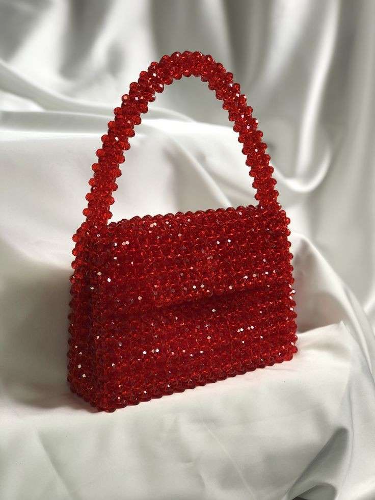 شنطه خرز حمراء