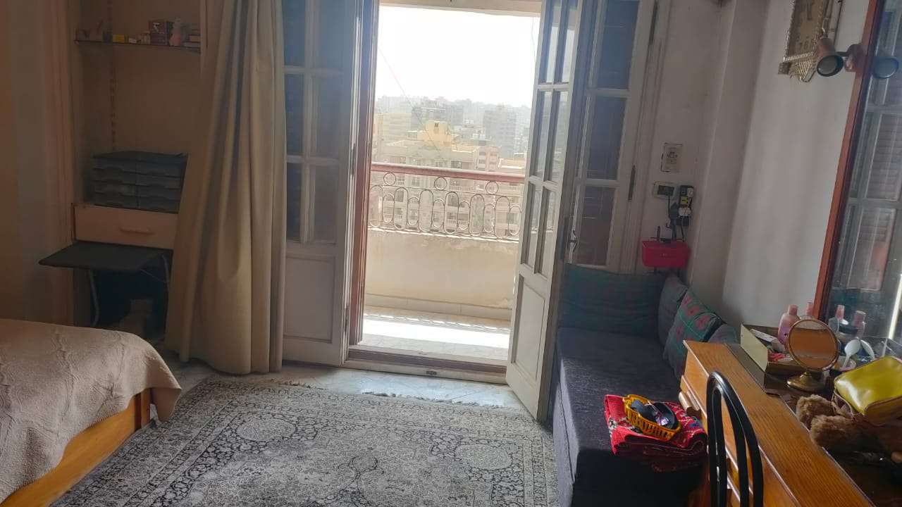 شقه مدينه نصر امام الحديقه الدوليه مستوين و2 اسانسير
