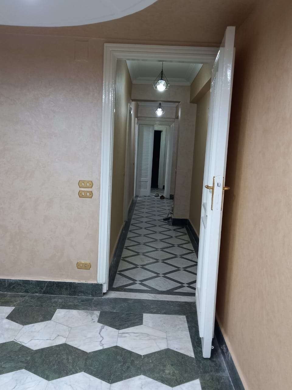 دوبلكس 282 سابع و8 اخير بعزل أواخر الثمانينات المنطقه الثامنه 6 غرف
