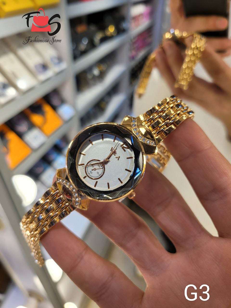 ساعات على شكل انسيال