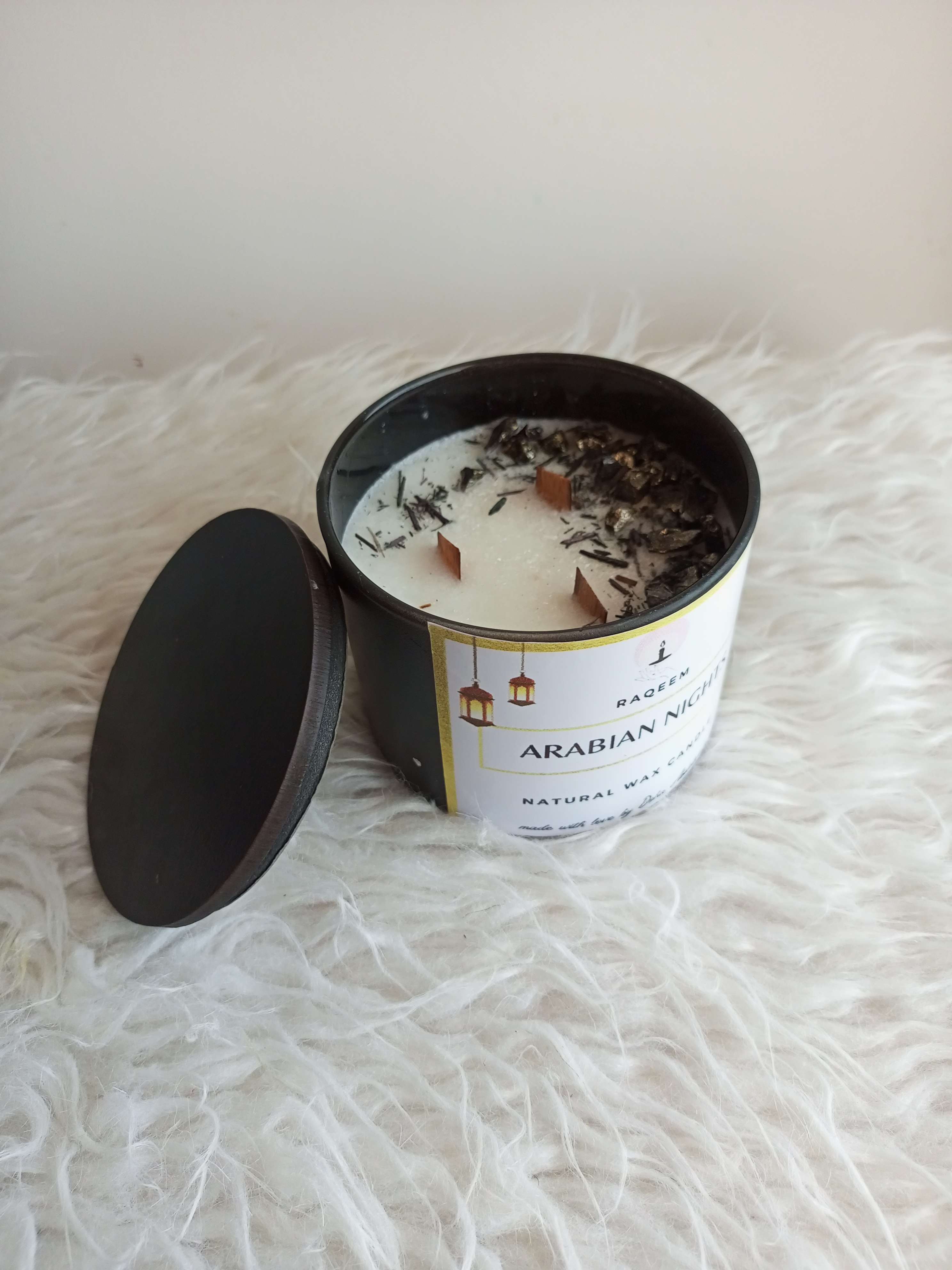 oud roses candle