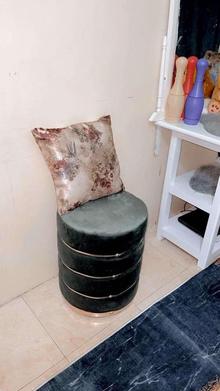 بف موديل a5sارتفاع 50 سم قطر 40 سمMdf 16ملل محمل قوائم زان احمر