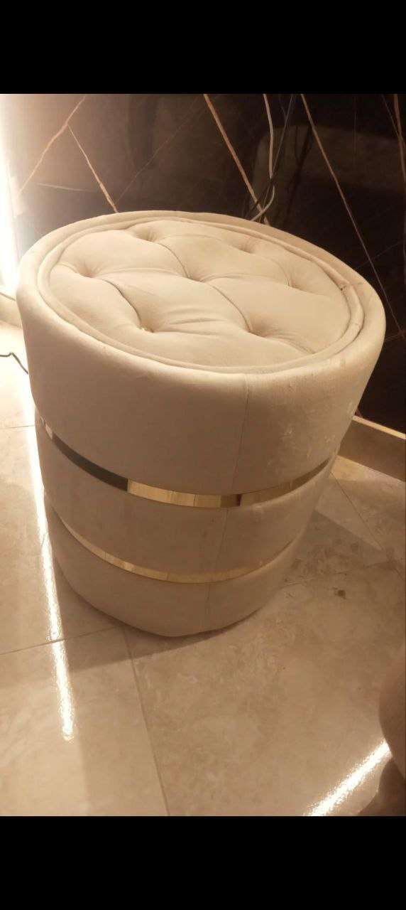 بف موديل a5sارتفاع 50 سم قطر 40 سمMdf 16ملل محمل قوائم زان احمر