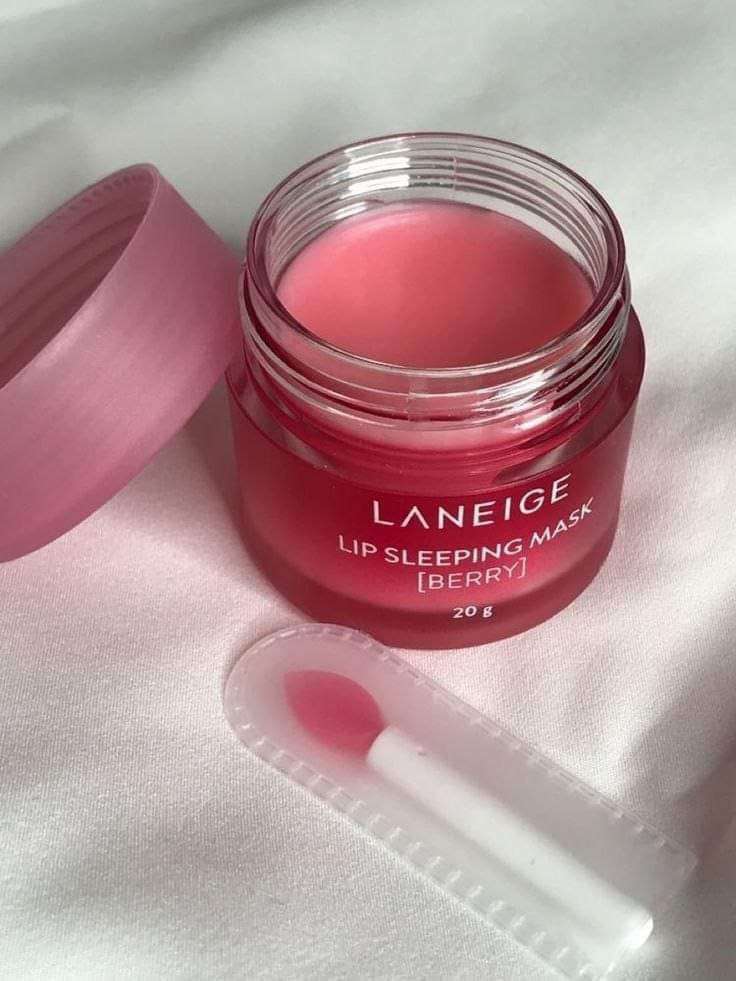 Laneige lip sleeping mask
ماسك شفايف كوري من لانيج براند هاي اند
