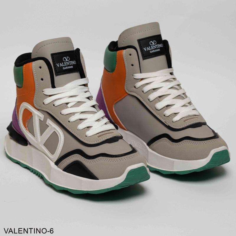 كوتش Valentino