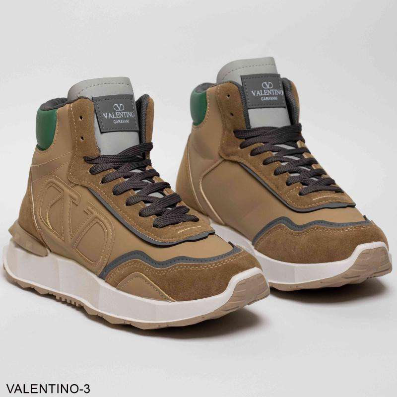 كوتش Valentino