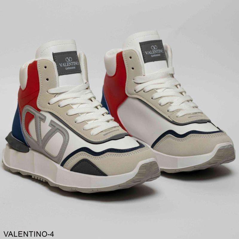 كوتش Valentino
