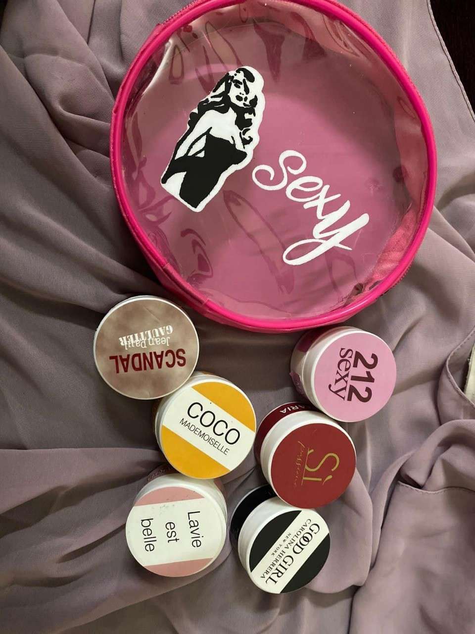 شنطه مخمريه sola  العالمية الشنطه فيها 6 روائح العطور العالميه