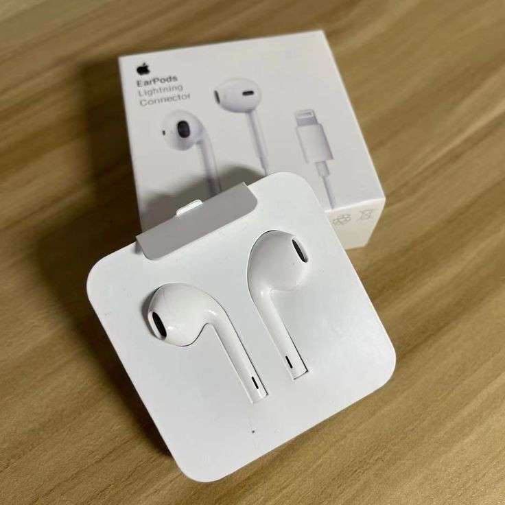 original earpods lightning connector