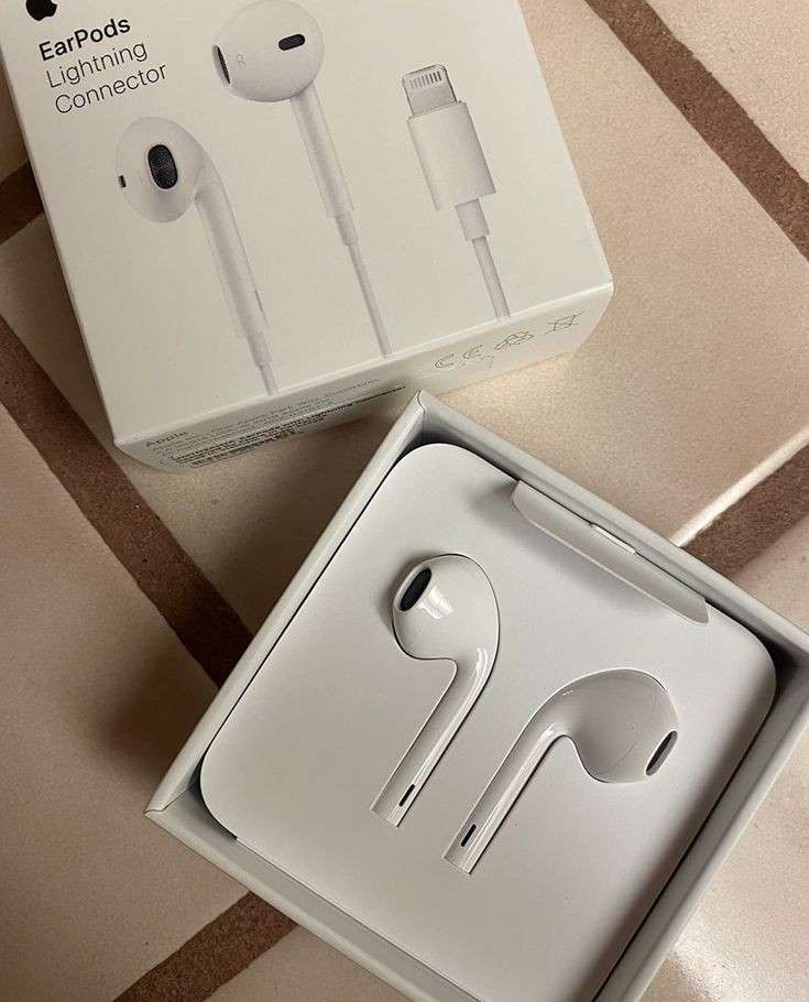original earpods lightning connector