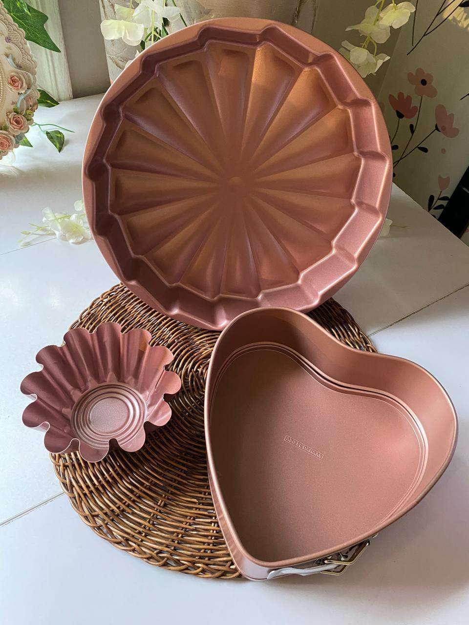 طقم صواني كيك وبريوش