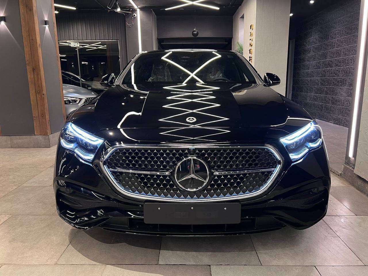 مرسيدس بينز إي 200 جديده 2024