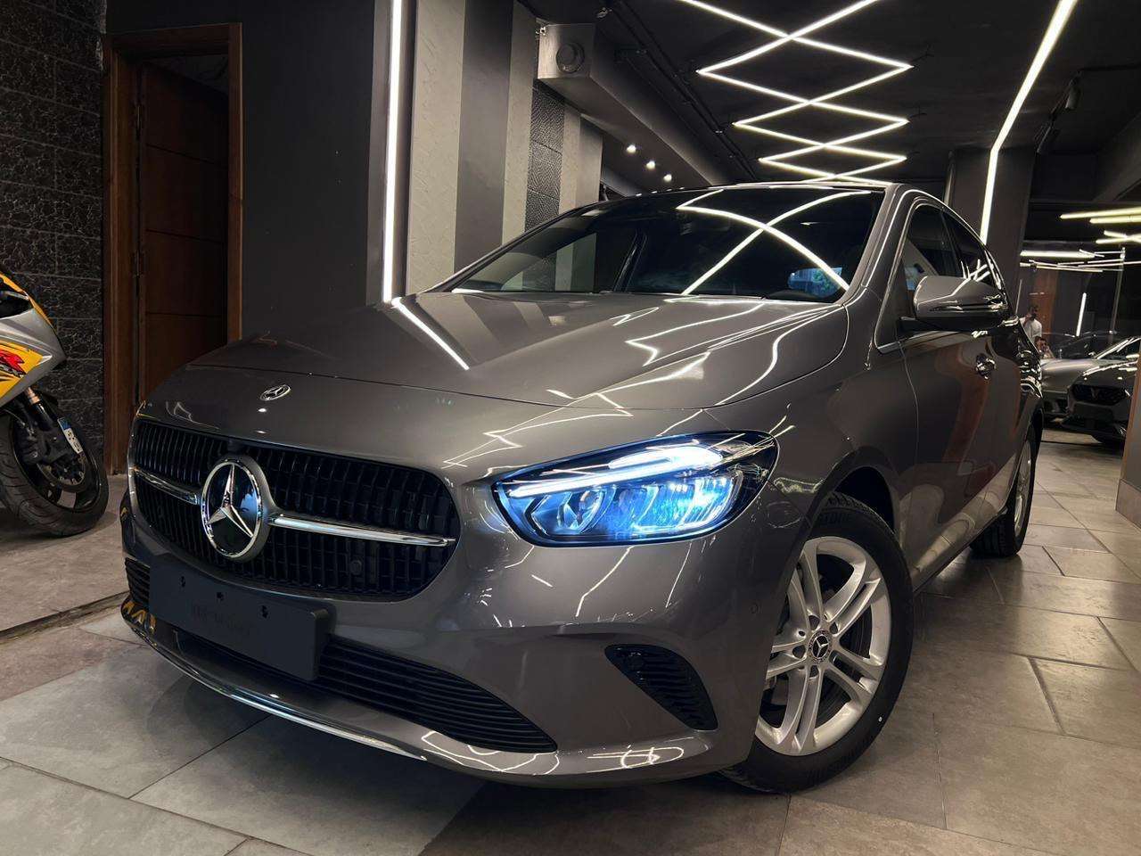 مرسيدس بينز بي 200 فيسبليت موديل 2023 جديده