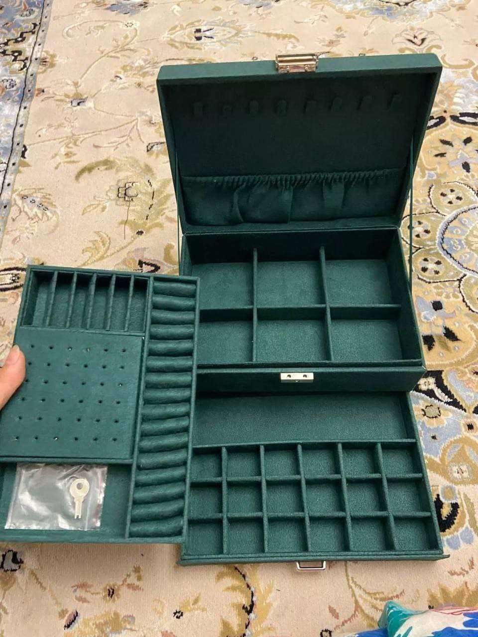 منظم الاكسسوارات قطيفه اظن مفيش جمال وحلاوه احسن من كدا