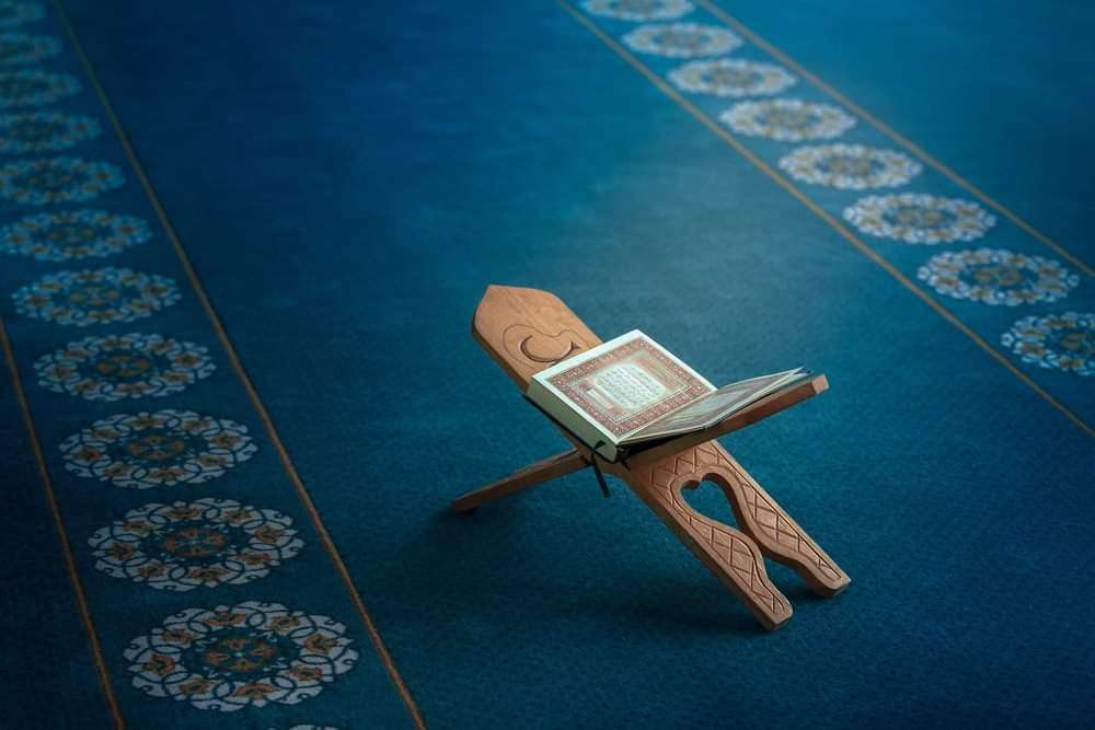 حلقات أونلاين لتحفيظ وتجويد القرآن الكريم للكبار نساء وللأطفال