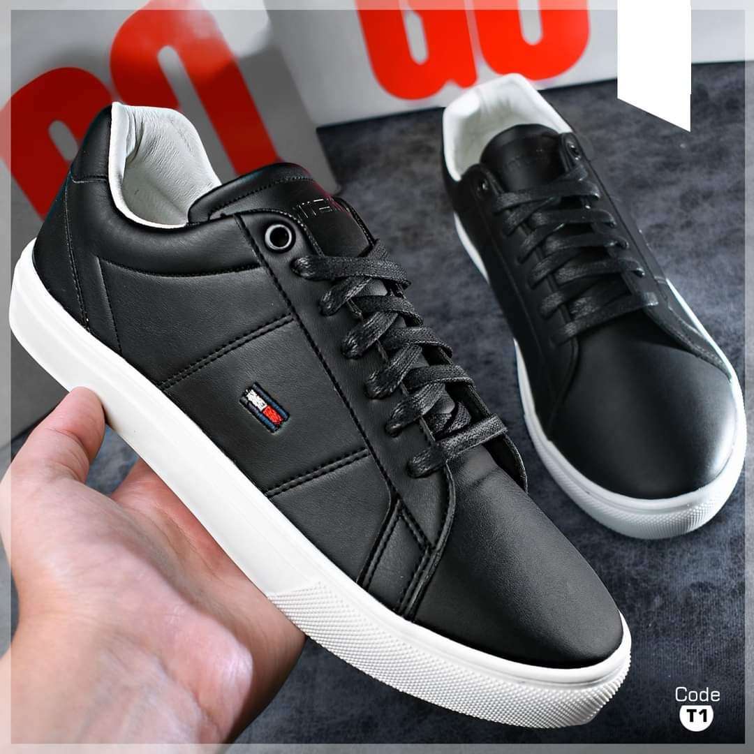 كوتشي Tom