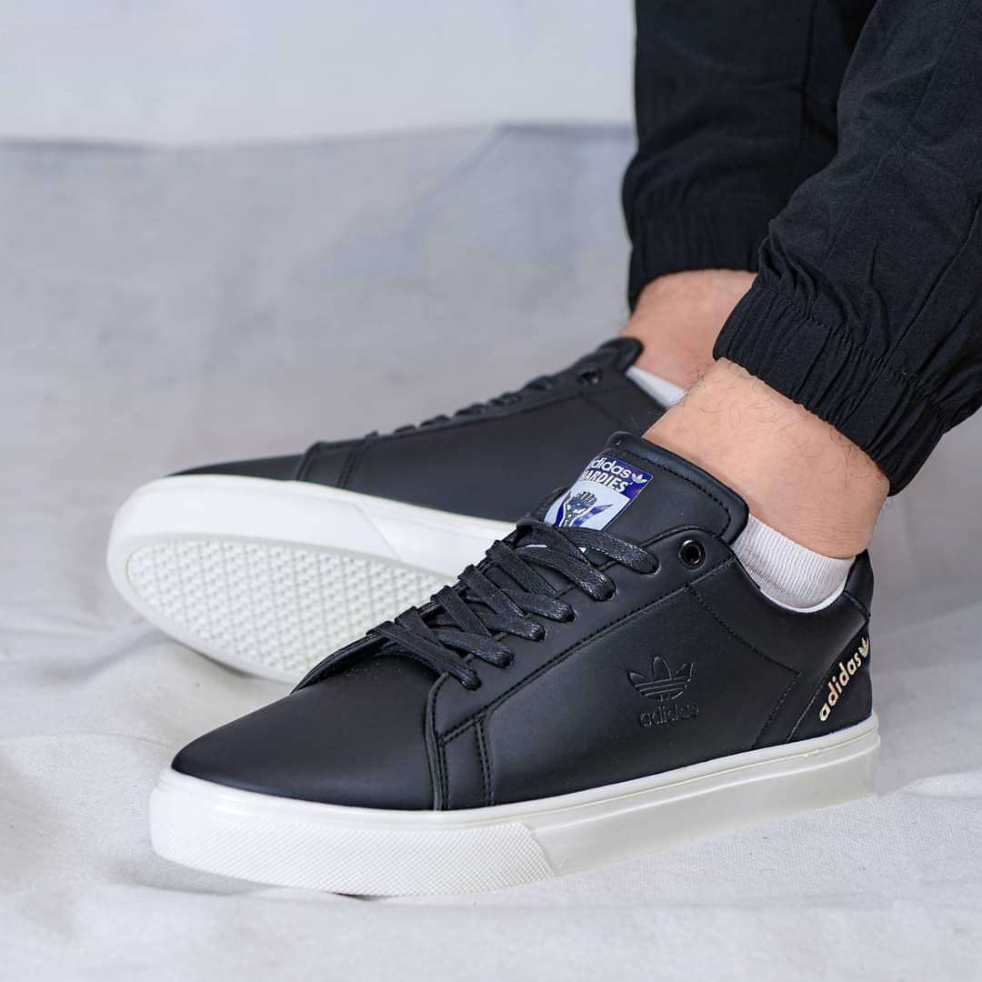 كوتشي addidas