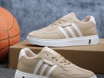 Adidas shoes R12