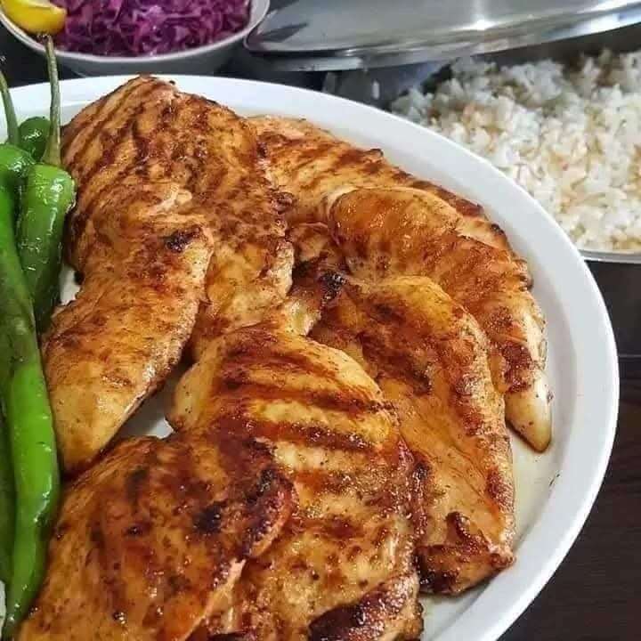صدور فيلية دجاج مشوية عالجريل