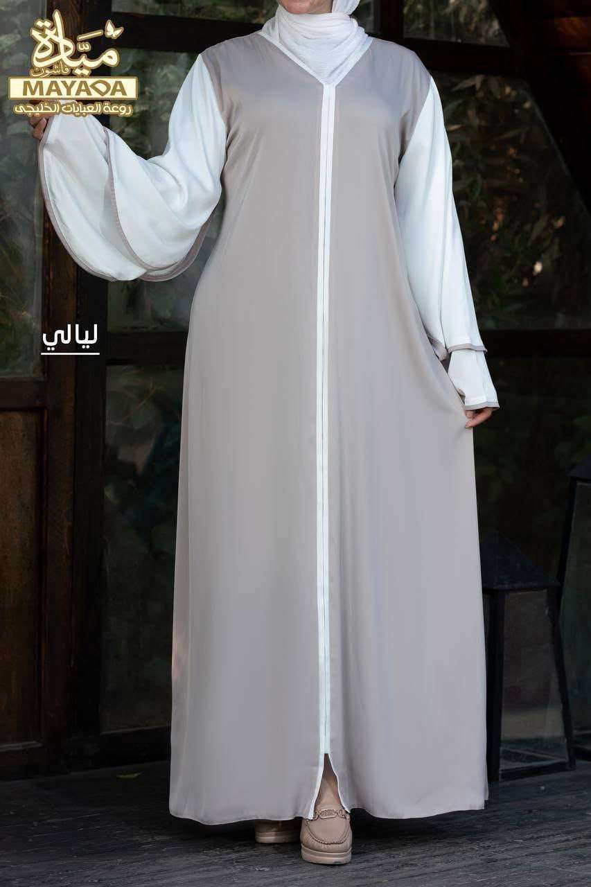 عباية بديزاين واسع شيك ورقيق جدًا