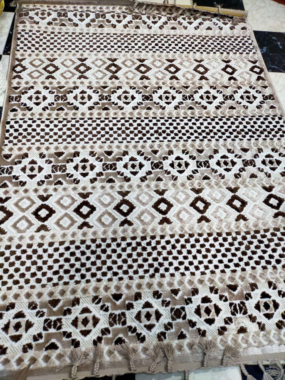 سجاد نساجون