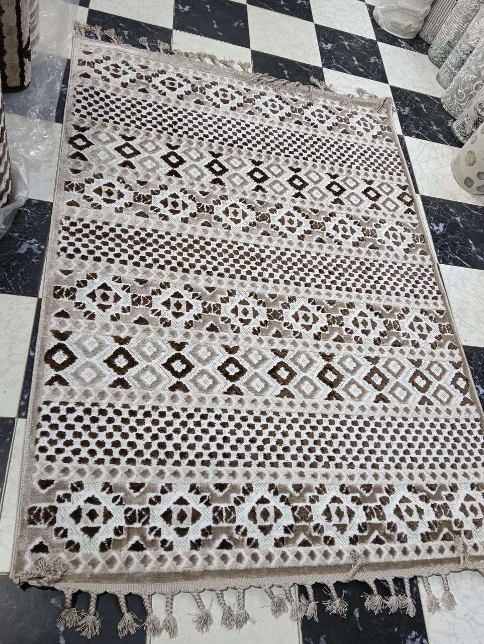 سجاد نساجون
