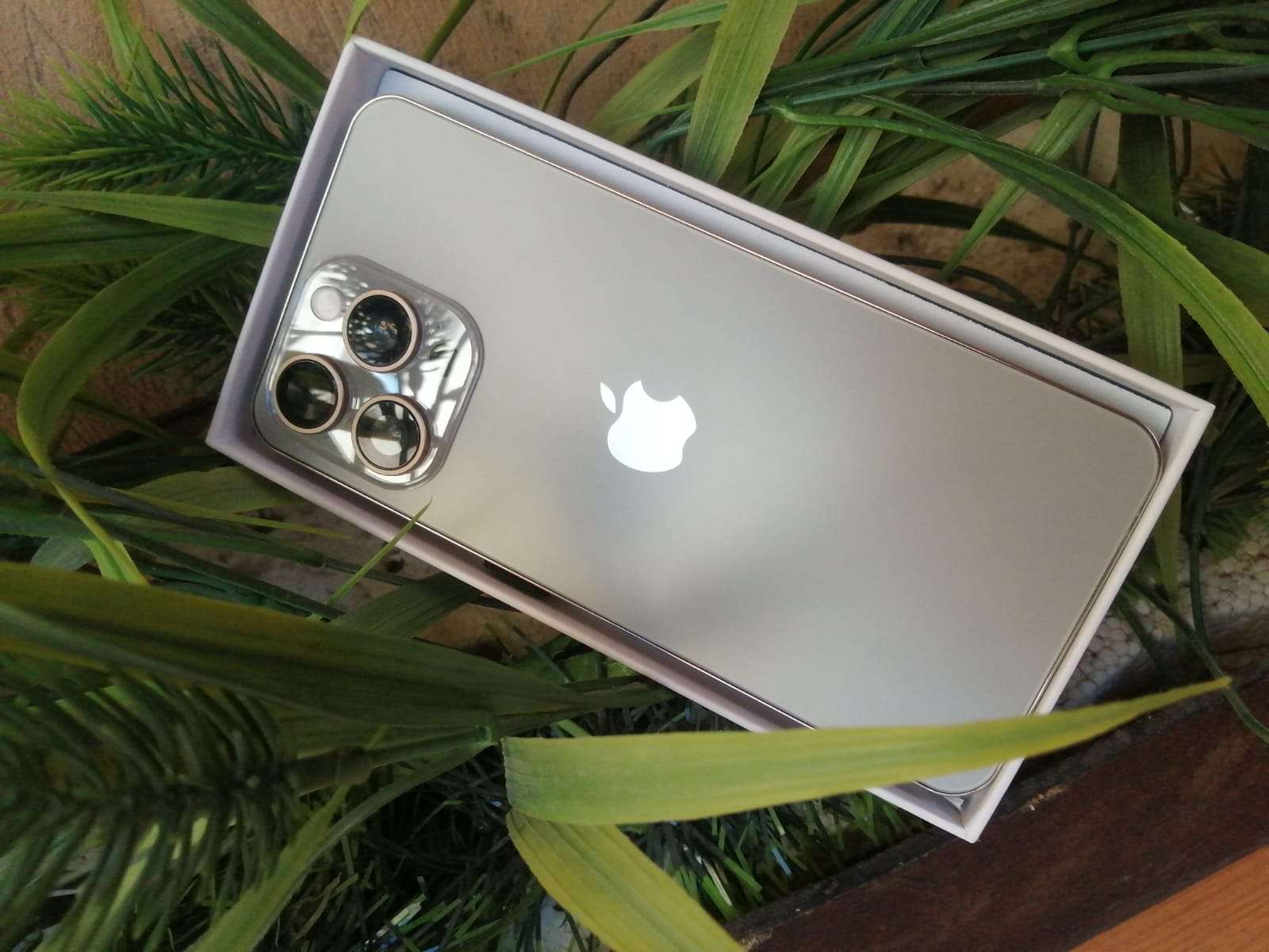 iphone 15  pro max*معانا مينفعش تحتار من عظمه الجهاز اكيد هتختار