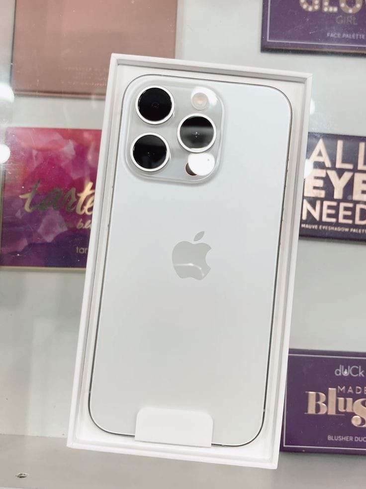 iphone 15  pro max*معانا مينفعش تحتار من عظمه الجهاز اكيد هتختار