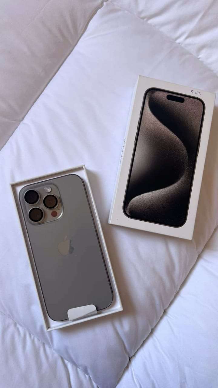iphone 15  pro max*معانا مينفعش تحتار من عظمه الجهاز اكيد هتختار