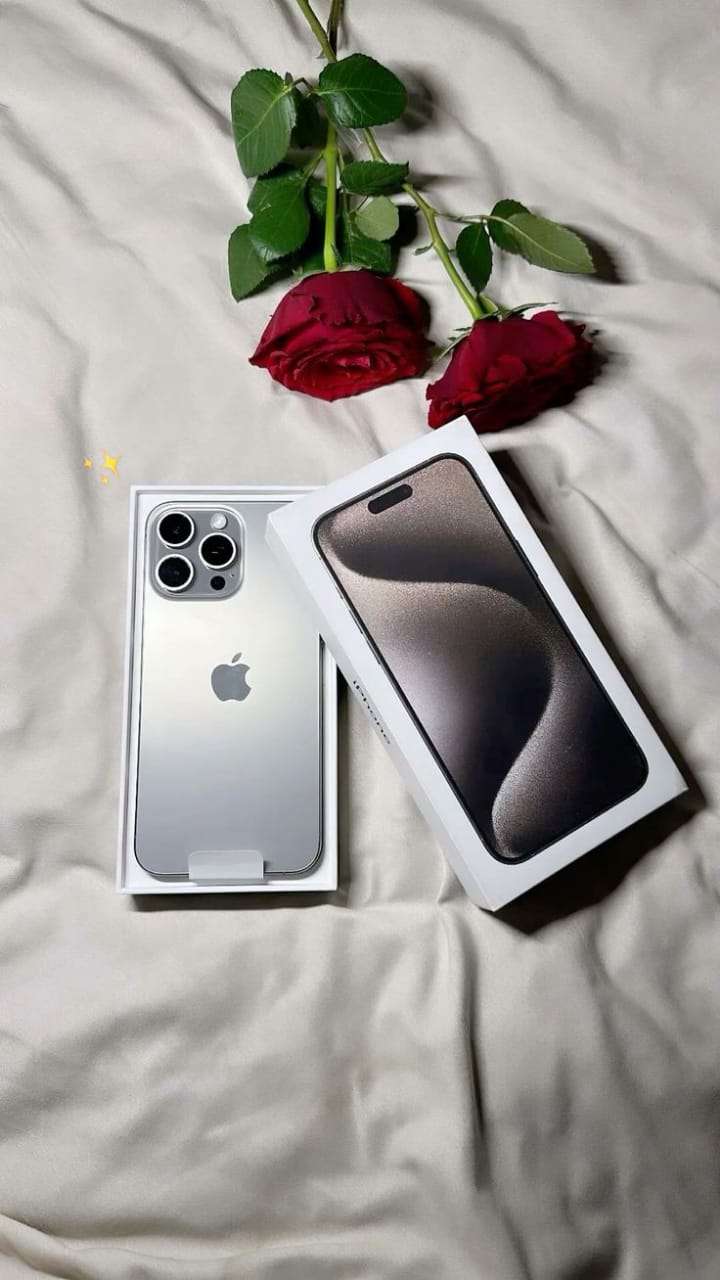 iphone 15  pro max*معانا مينفعش تحتار من عظمه الجهاز اكيد هتختار