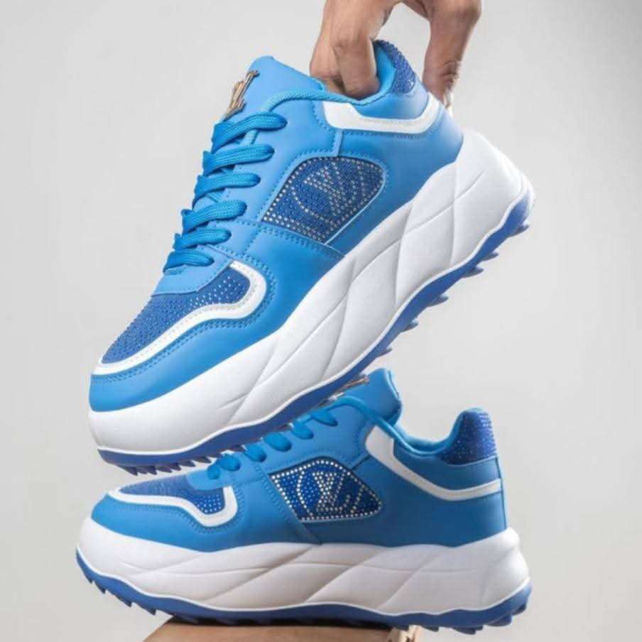 حذاء رياضي بتصميم فاخر